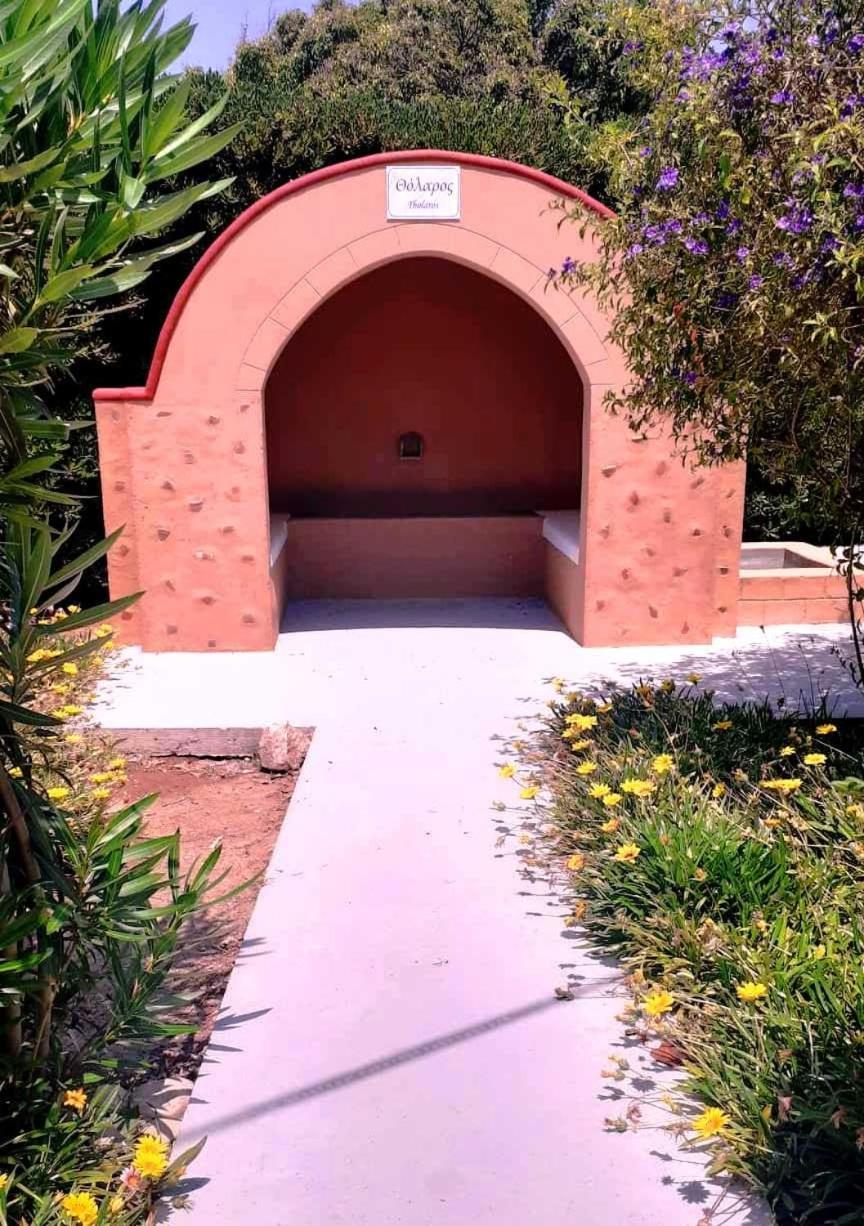 Evi Apartments And Studios Theológos エクステリア 写真