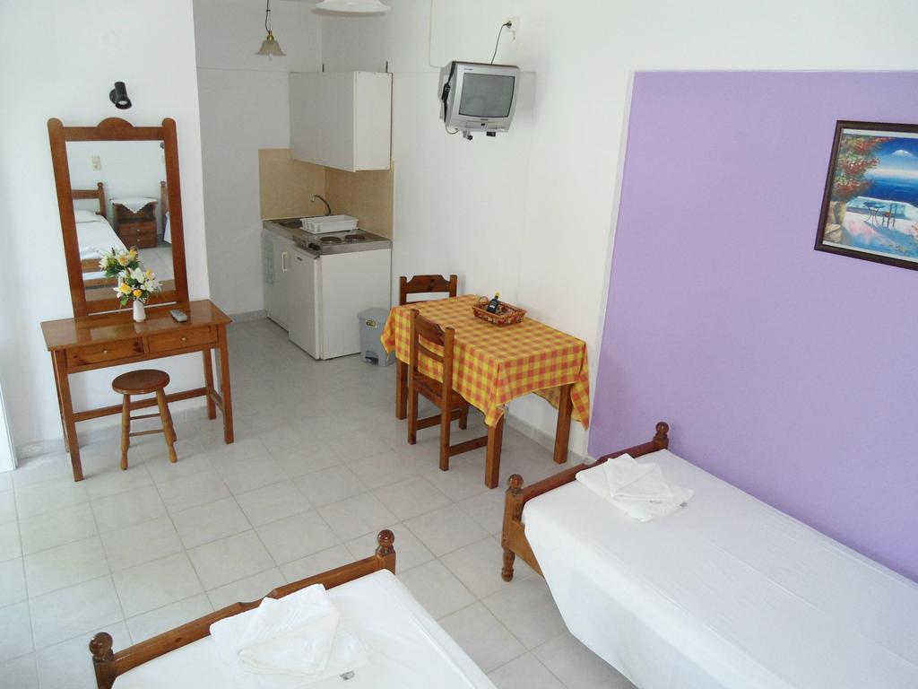 Evi Apartments And Studios Theológos 部屋 写真